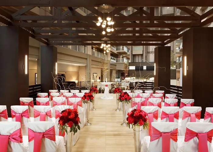 Embassy Suites By Hilton Chicago Lombard