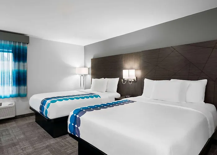 La Quinta Inn By Wyndham Indianapolis Airport Executive Dr