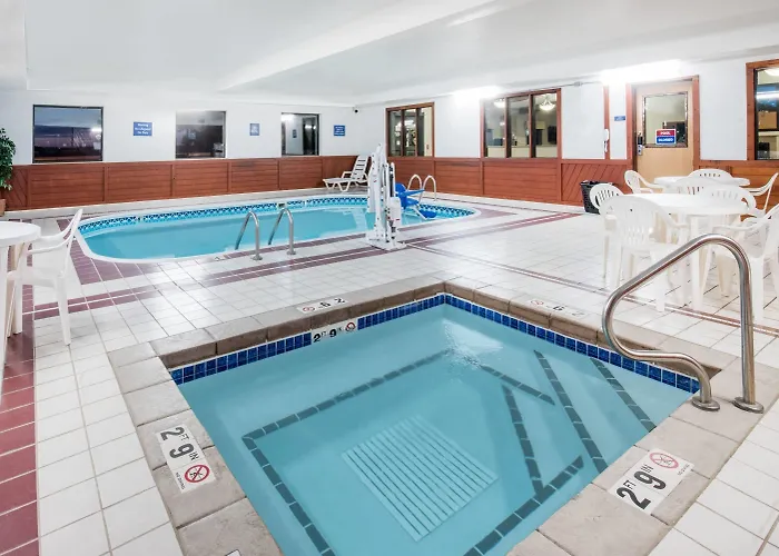 Days Inn By Wyndham Watertown