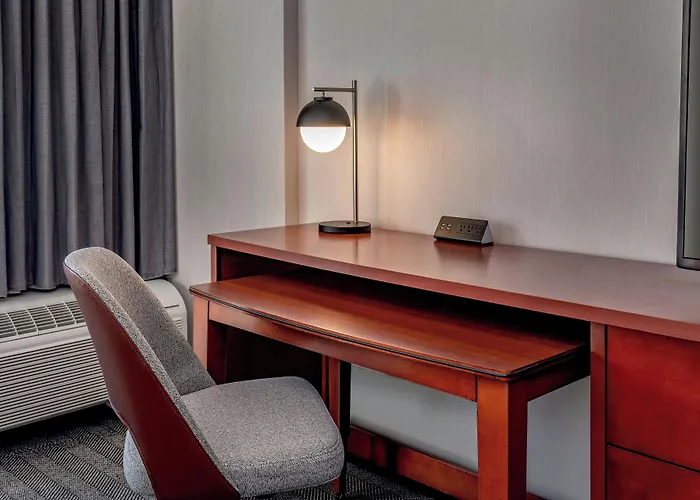 Courtyard By Marriott Boston Andover