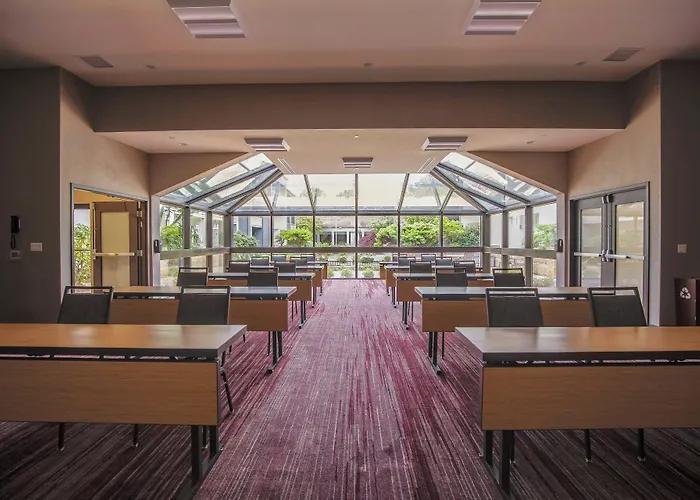 Courtyard By Marriott Lincroft Red Bank