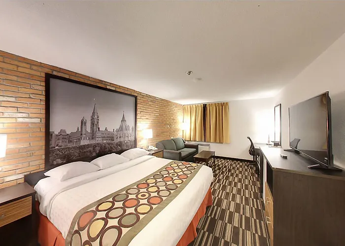 Super 8 By Wyndham Sudbury On