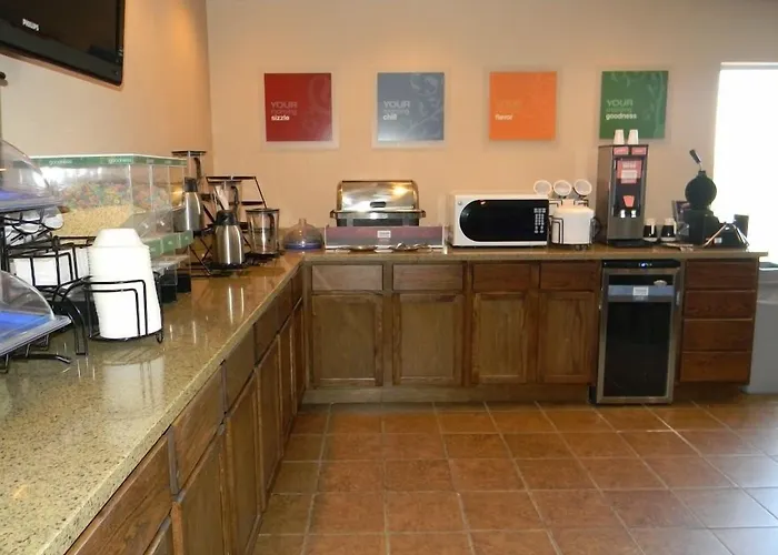 Boarders Inn & Suites By Cobblestone Hotels - Munising
