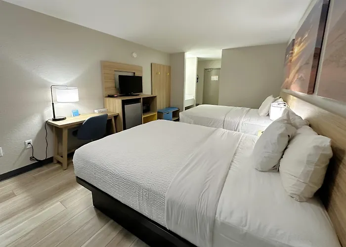Days Inn By Wyndham Holland