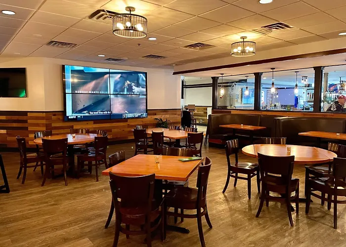 Holiday Inn Blmgtn Arpt South - Mall Area By Ihg