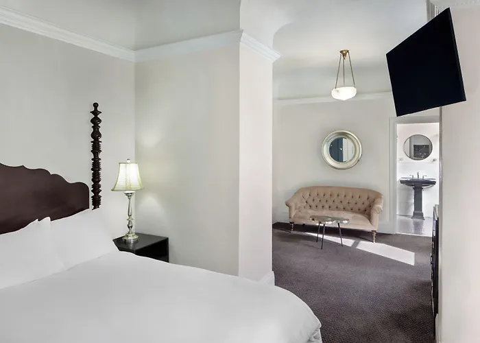 Mount View Hotel & Spa