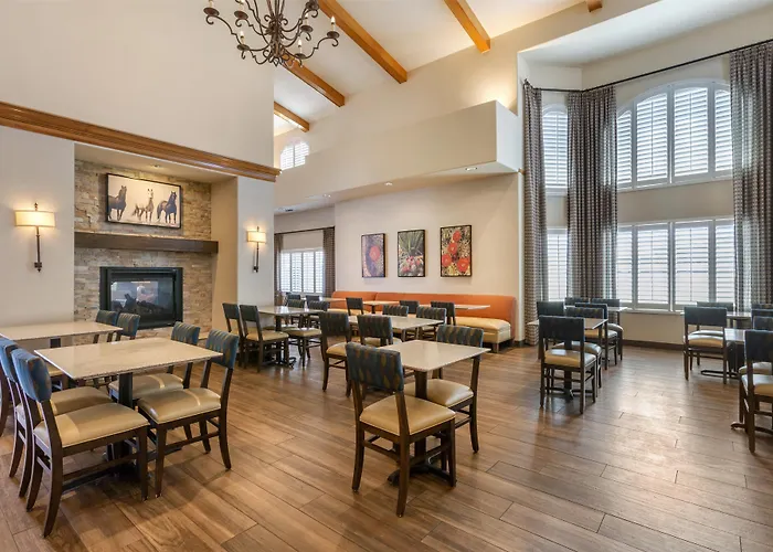 Best Western Plus A Wayfarer'S Inn & Suites