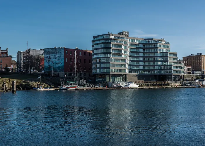 Victoria Regent Waterfront Hotel & Suites