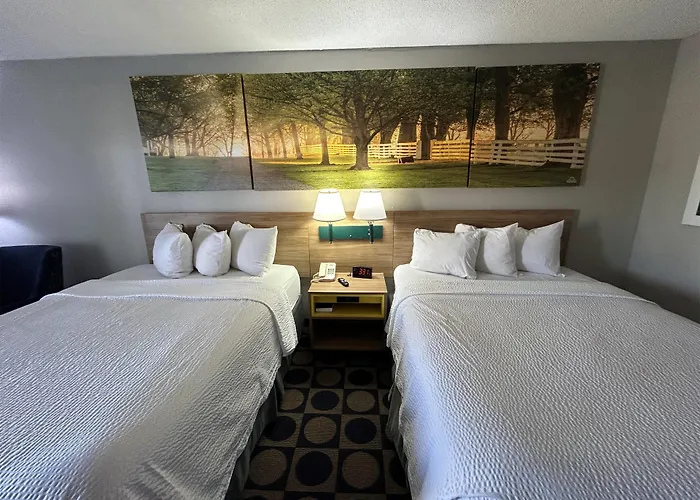 Days Inn By Wyndham Byron