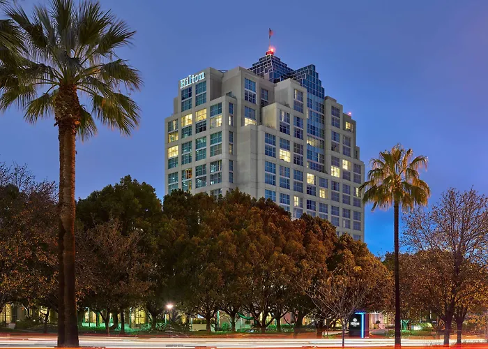 Hilton Los Angeles North-Glendale&Executive Meeting Center