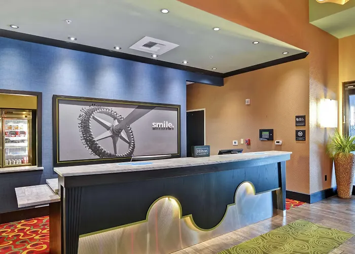 Hampton Inn & Suites Crabtree