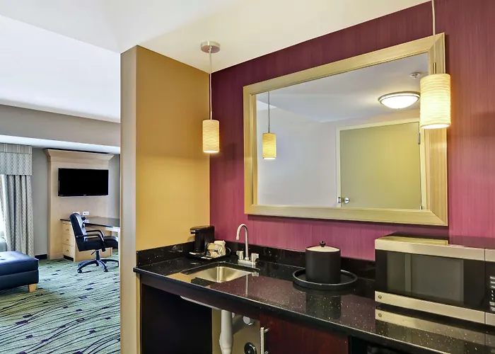 Hampton Inn & Suites Crabtree