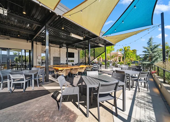 Best Western Plus Hilltop Inn