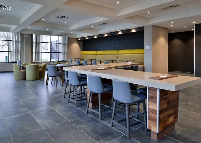 Courtyard By Marriott Edina Bloomington