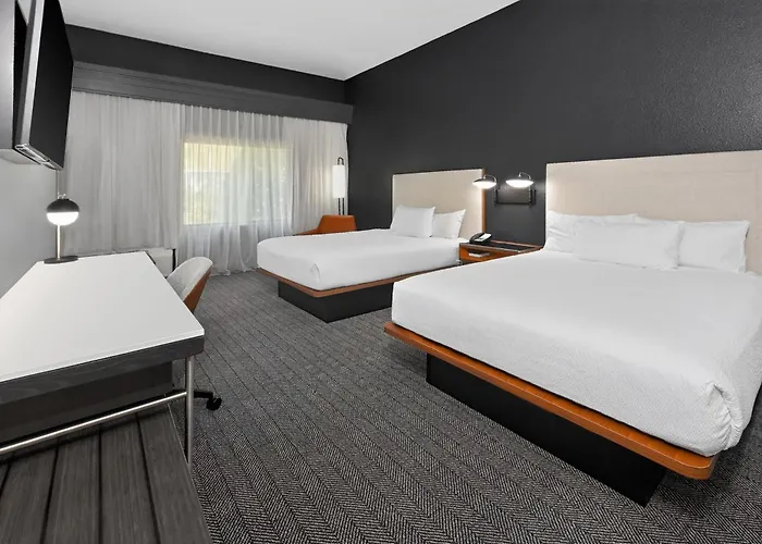 Courtyard By Marriott Burlington