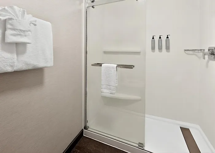 Courtyard By Marriott Burlington