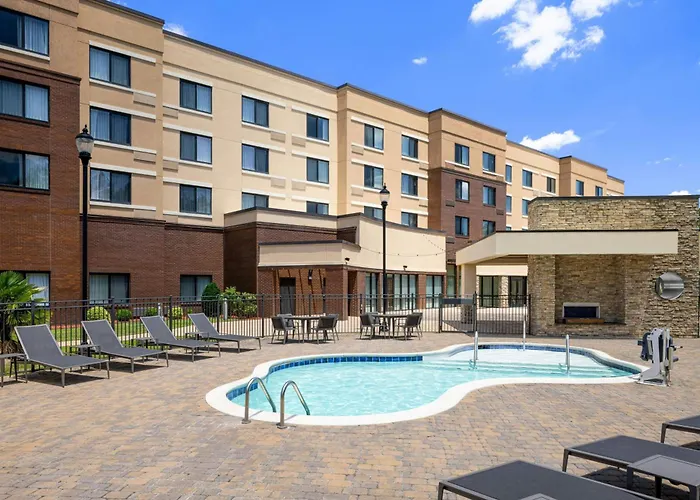 Courtyard By Marriott Jacksonville