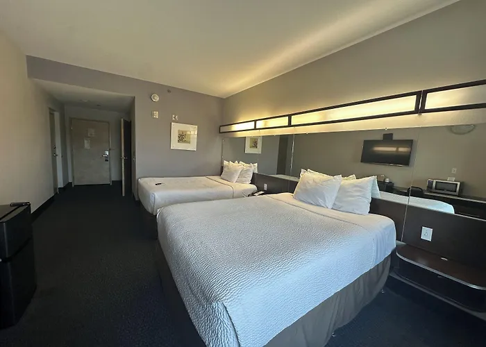 Microtel Inn & Suites By Wyndham Quincy Downtown - River Area