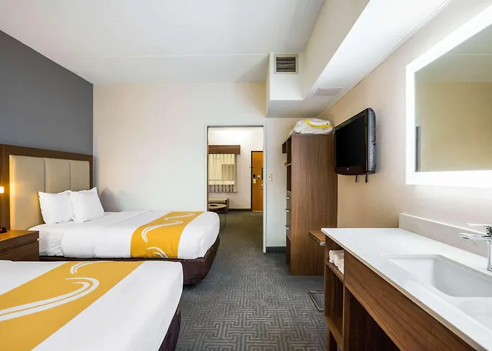 Quality Suites Lansing West