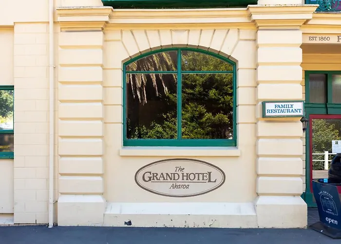 The Grand Hotel & Bar - Akaroa