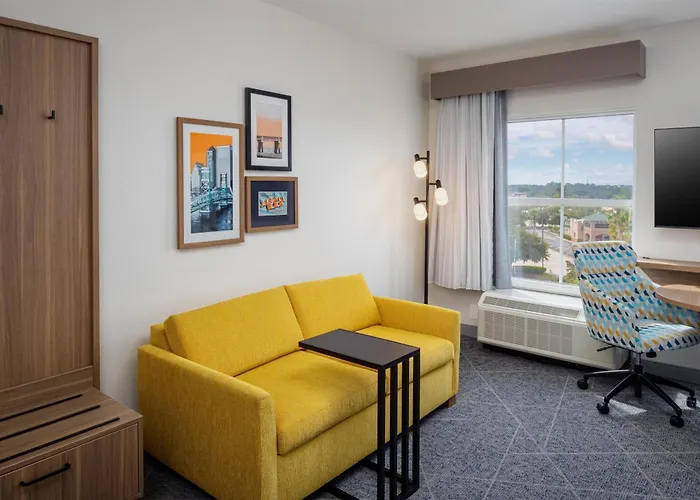 Hampton Inn & Suites Jacksonville Deerwood Park