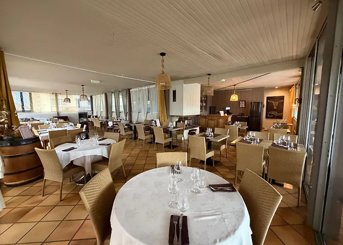 Logis Hotel & Restaurant Le Pardaillan