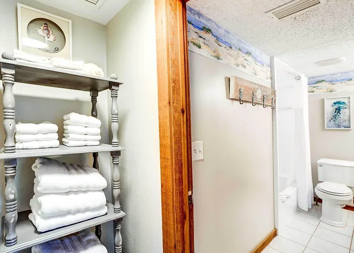 Indian Rocks Beach Cottage, Walk To Beach!