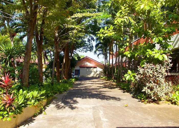 Sichang Shine Khao Resort
