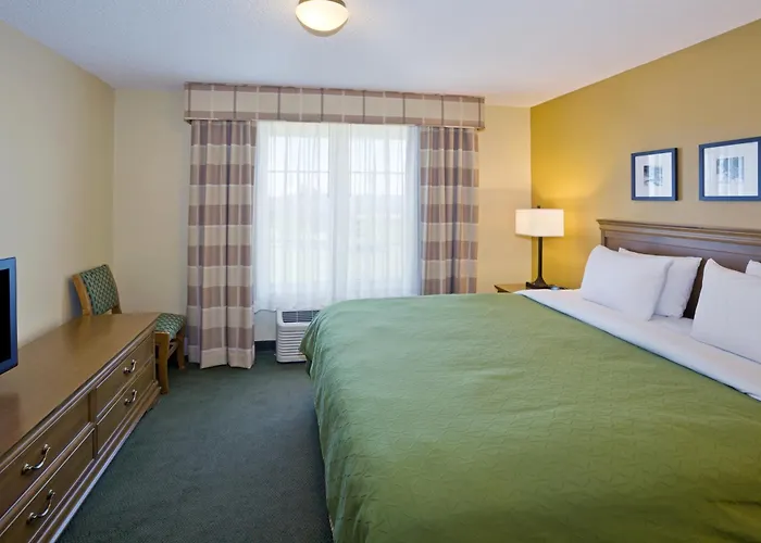 Country Inn & Suites By Radisson, Salina, Ks