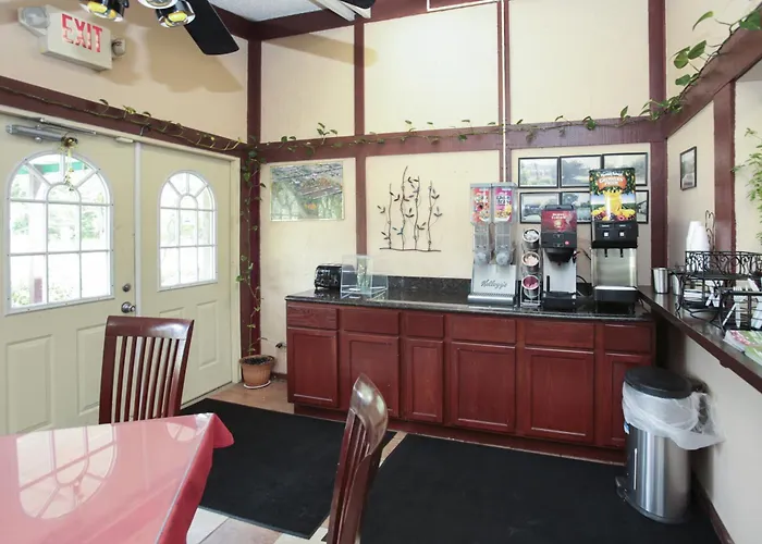 Knights Inn - Battle Creek