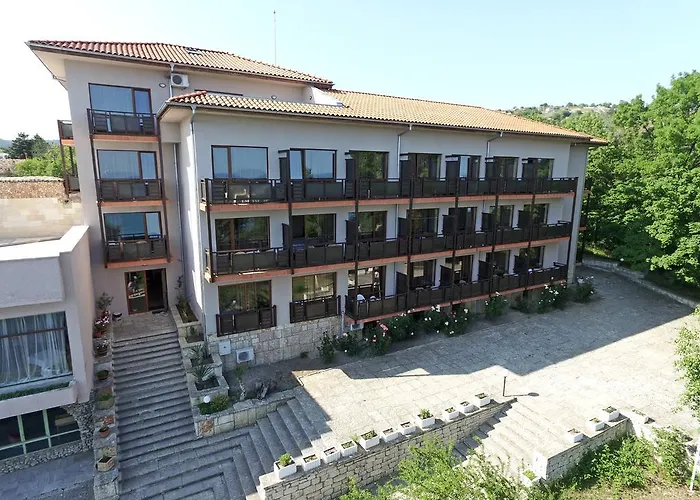 Bisser Hotel - Free Parking - Free Pool Access