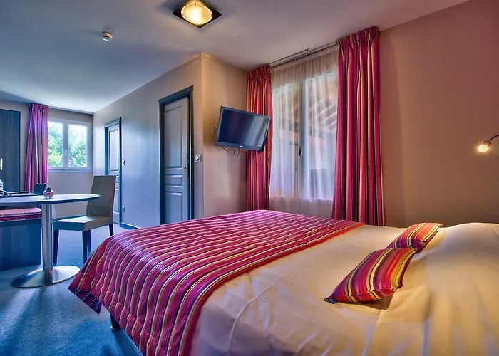 Logis Hotel Restaurant Le Chalet Du Mont Roland