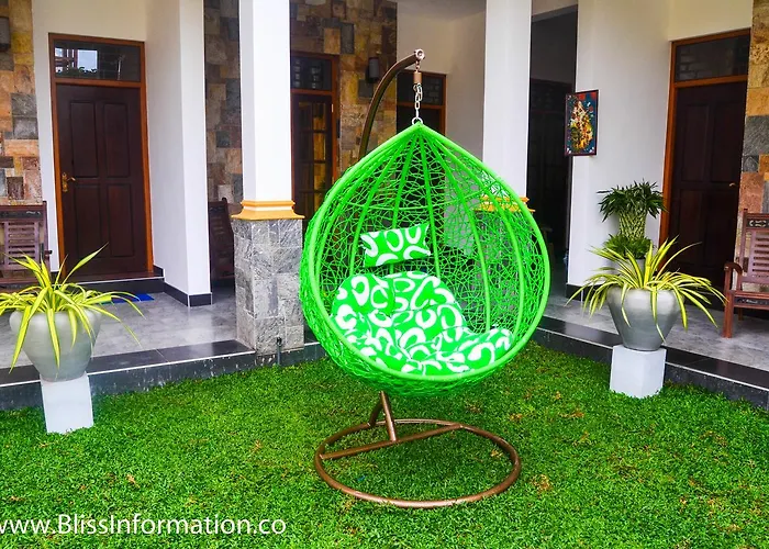 St Claire'S Green Negombo Hotel & Hostels