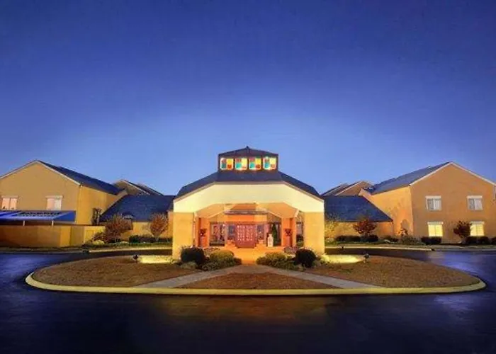 Red Roof Inn Plus+ & Suites Knoxville West - Cedar Bluff