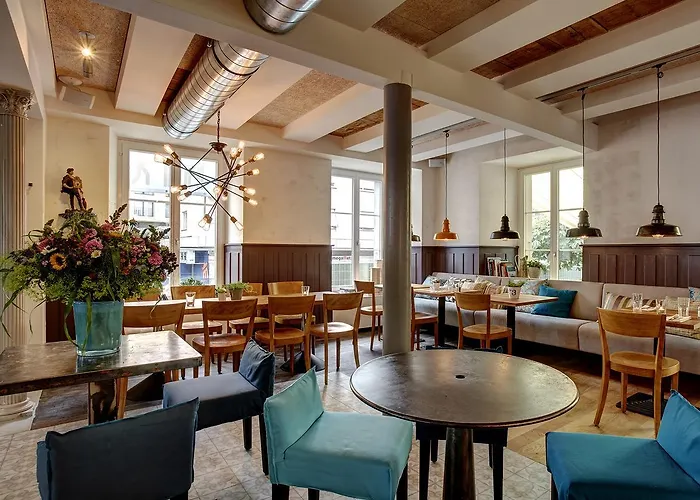 August Restaurant Hotel