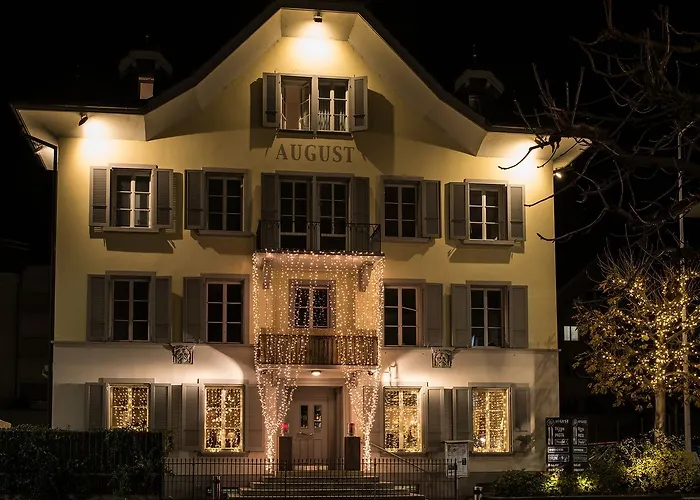 August Restaurant Hotel