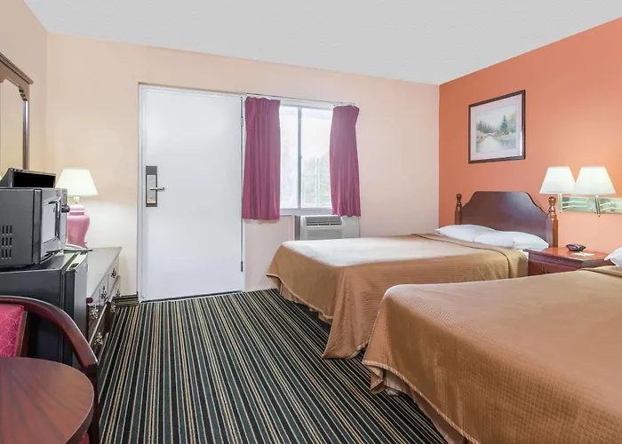 Days Inn By Wyndham Lenox Ma