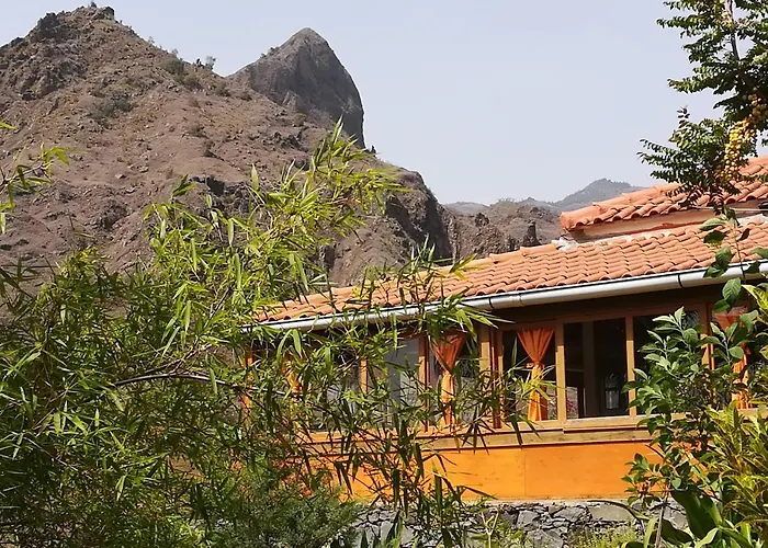Pedracin Village