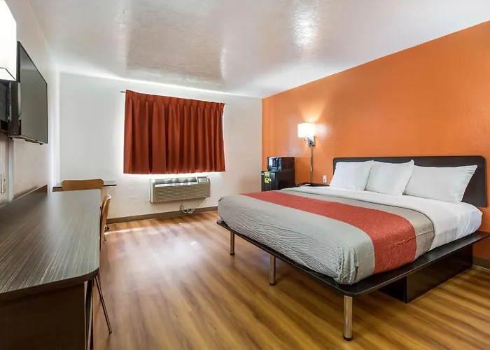 Motel 6 Houston North - Spring