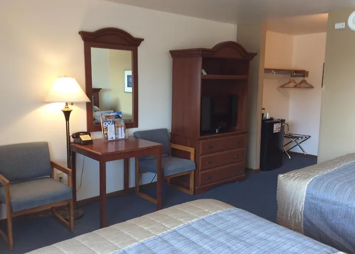 Scenic Shore Inn