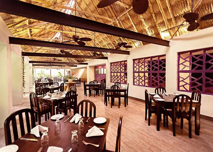 Jungle Lodge Tikal Hostal