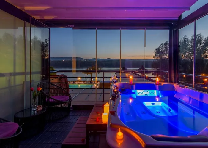 Panorama Aqualux Riverfront Guesthouse