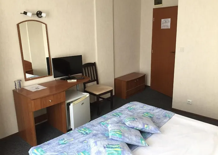 Family Hotel Lazuren Briag