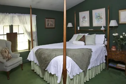 Holly Thorn House Inn