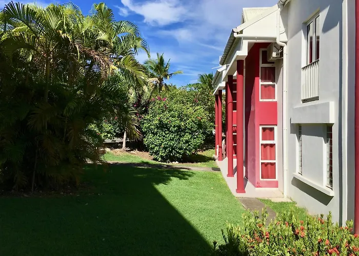 Résidence Le Vallon Guadeloupe Parc Piscine Appartements&Studios&Services hôteliers à la carte