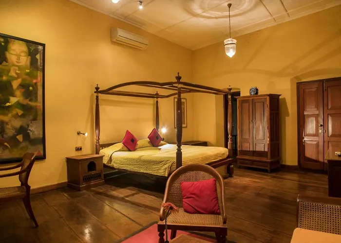 Old Harbour Hotel