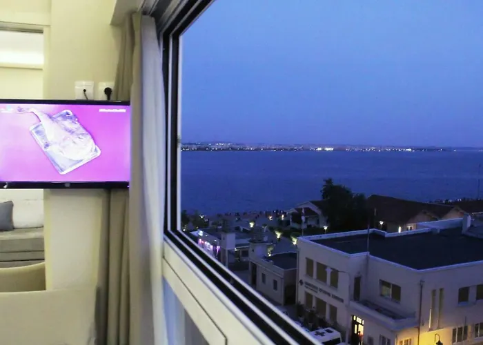 Waterfront Luxury Sea View Apartment