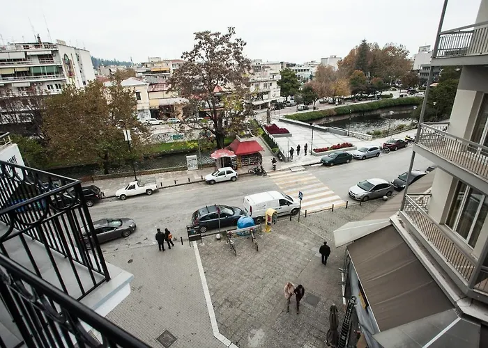 Trikala River House
