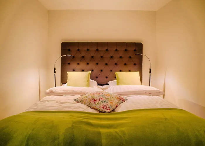H5 Hotel